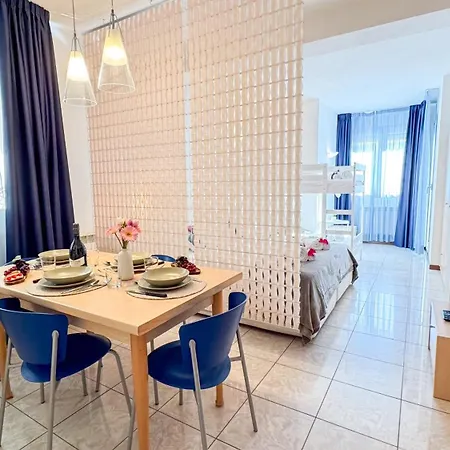 Liam Leo By Ca-sa Check